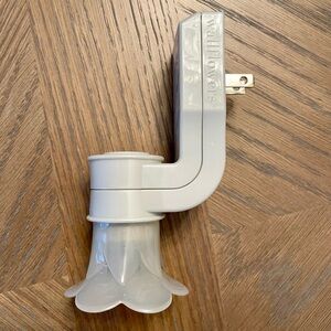 Bath and Body Works Wallflower Plug-In Scent Diffuser Clear Flower